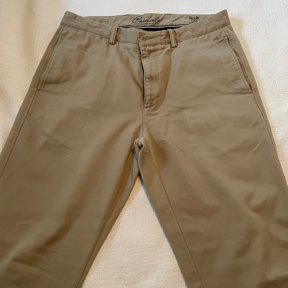 Men’s Khaki pants